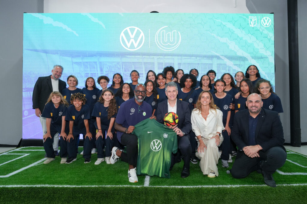 Volkswagen do Brasil e VfL Wolfsburg fecham parceria com projeto de futebol feminino